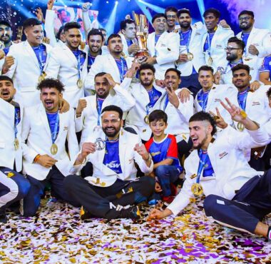 Haryana Steelers Lifting the PKL 11 Trophy
