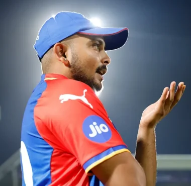 Prithvi Shaw wearing Delhi Capitals jersey in the IPL
