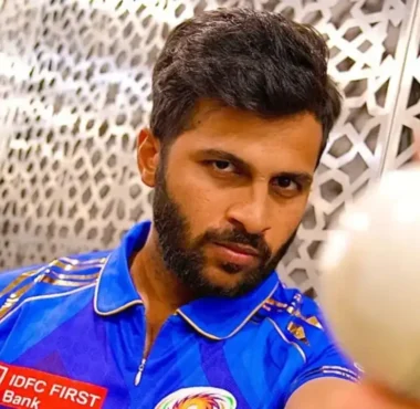 Shardul Thakur pictured in Mumbai Indians jersey after trade deal from LSG