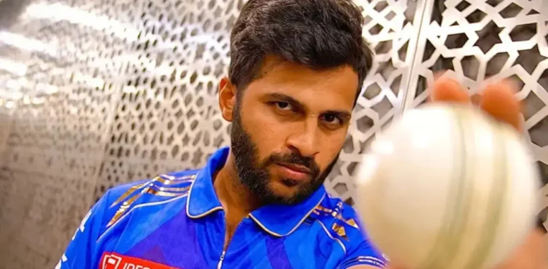 Shardul Thakur pictured in Mumbai Indians jersey after trade deal from LSG