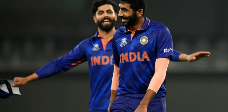 Ravindra Jadeja & Jasprit Bumrah, who celebrate their birthday on December 6, in a match during 2021 T20 World Cup