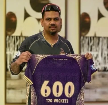 Sunil Narine acknowledged with a special jersey after taking his 600th T20 wicket