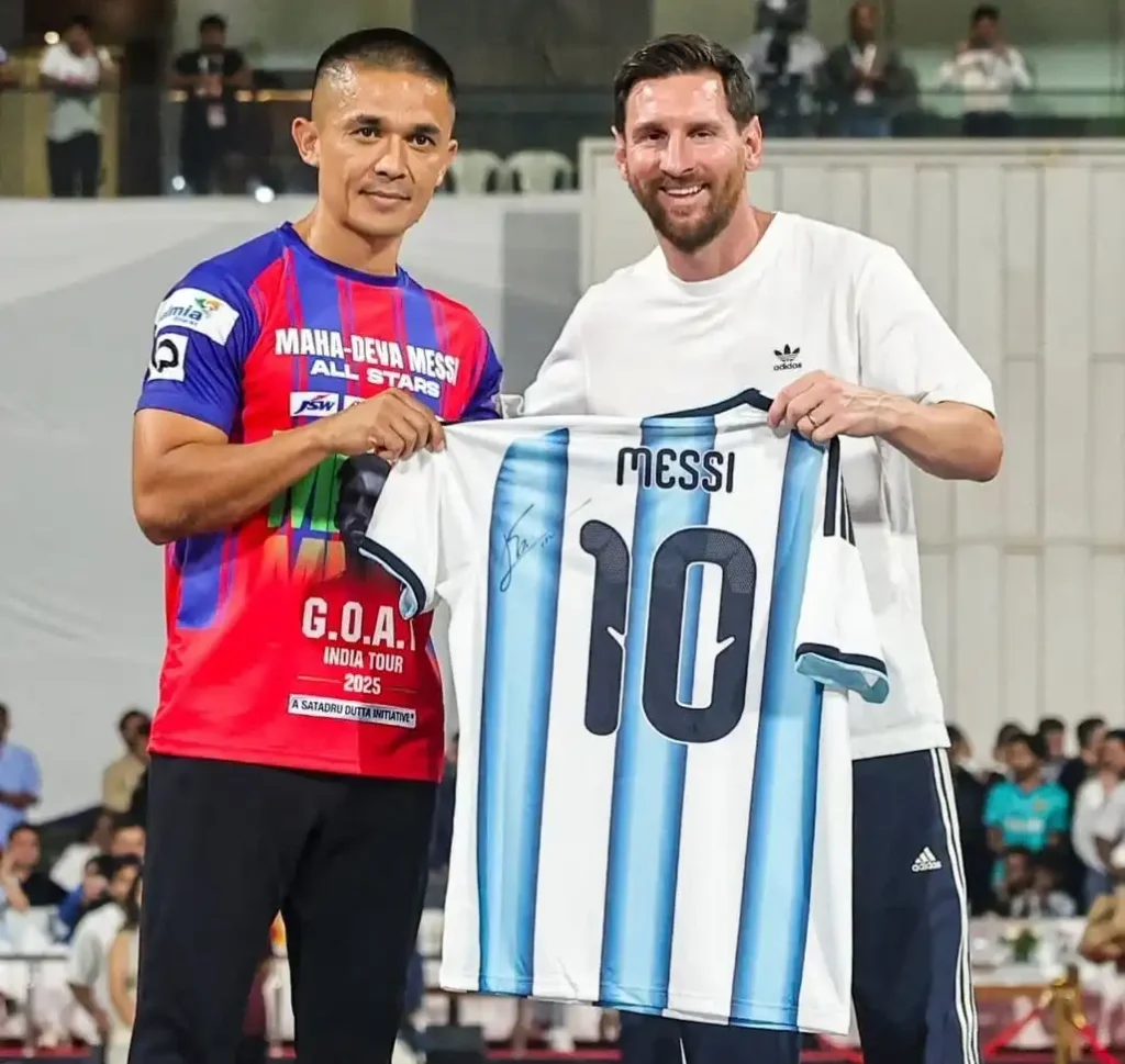 Indian football and ISL legend Sunil Chhetri met Lionel Messi