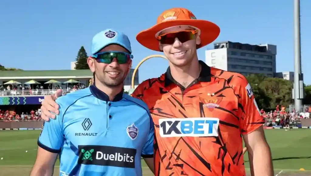 Keshav Maharaj and Tristan Stubbs pose for a photo before a match between Pretoria Capitals & Sunrisers Eastern Cape