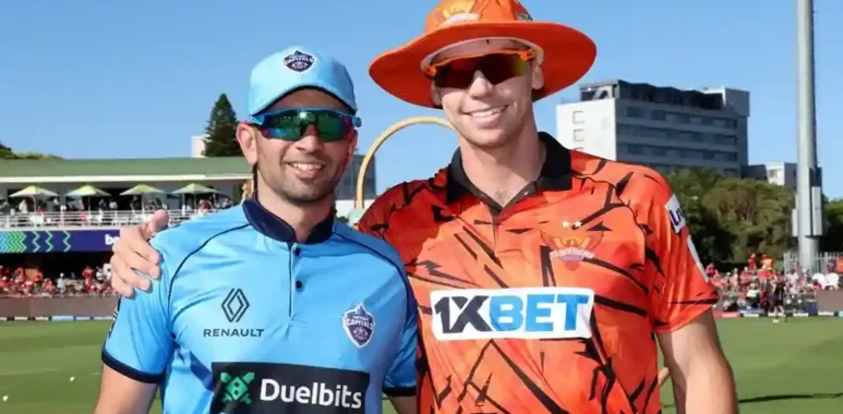 Keshav Maharaj and Tristan Stubbs pose for a photo before a match between Pretoria Capitals & Sunrisers Eastern Cape