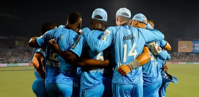 Pretoria Capitals team huddle