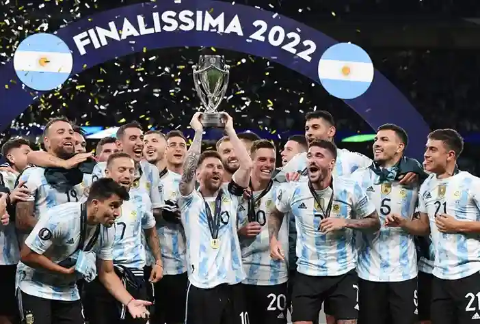 Finalissima 2022 winners Argentina lifting the trophy