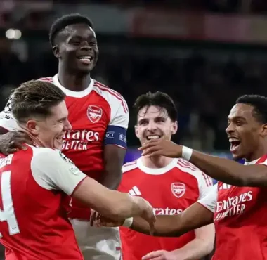 Arsenal players Victor Gyokeres, Bukayo Saka during UCL 2025-26